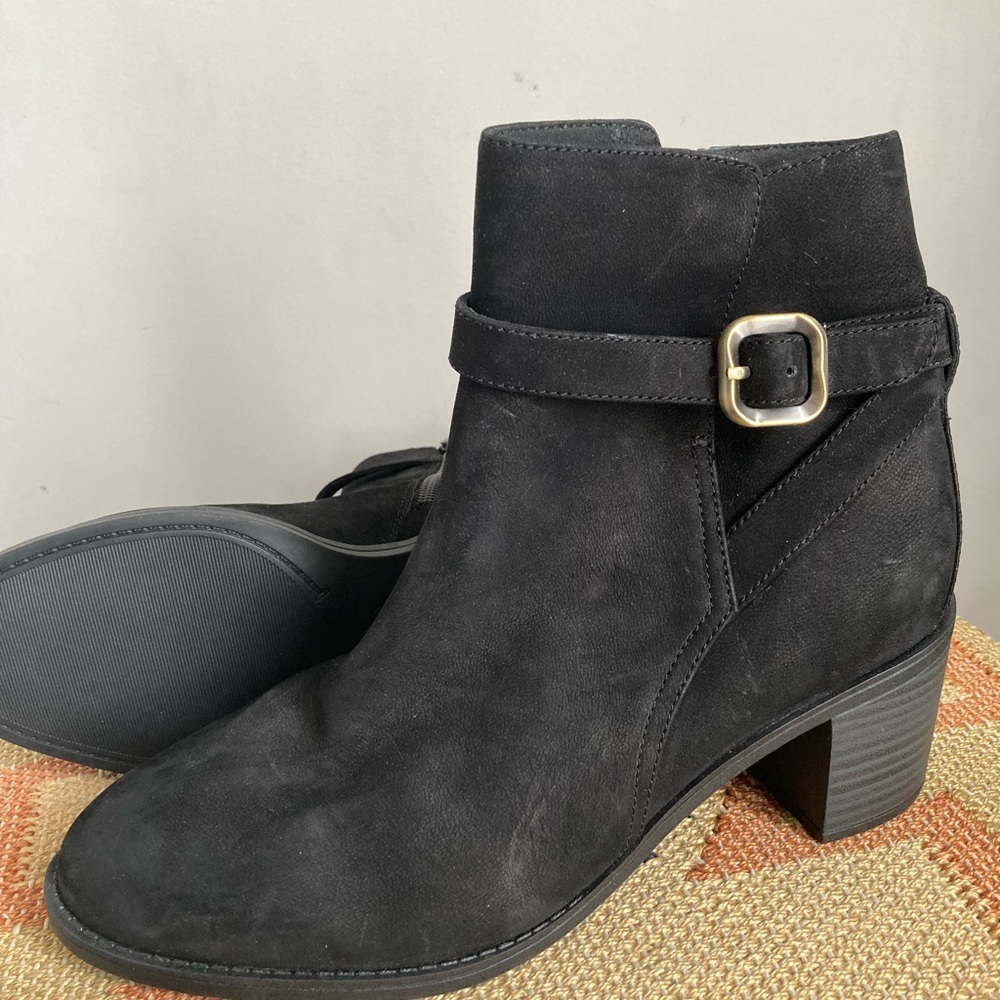 Rockport Yamila Chelsea Ankle Booties suede with Buckle Black